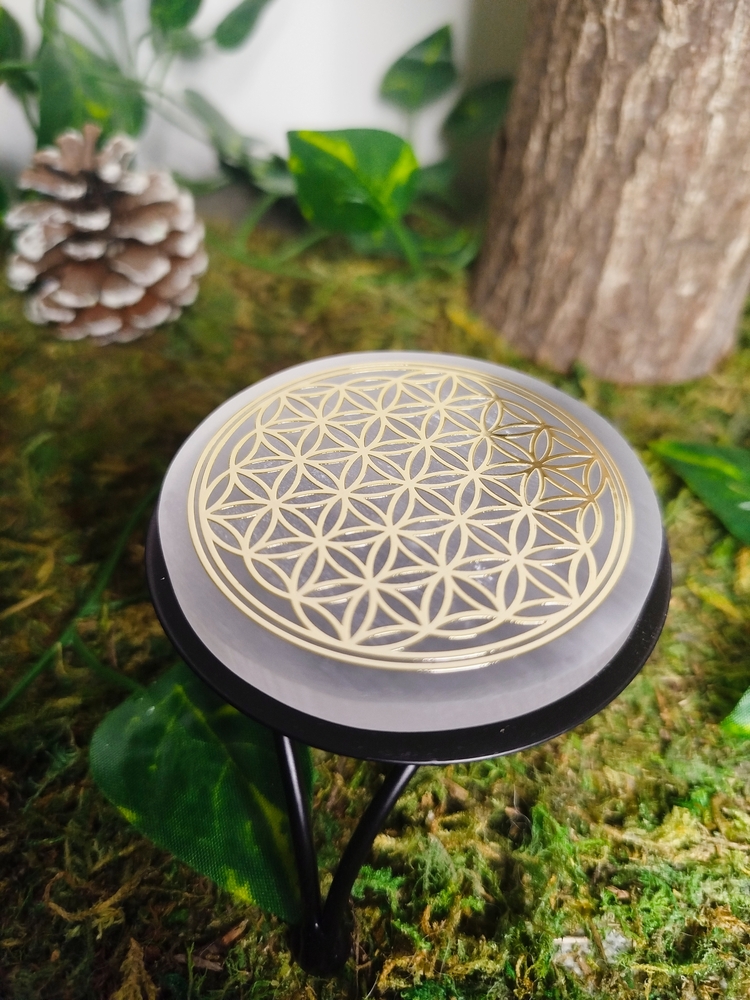 Plaque de Recharge pierres et bijoux en Sélénite motif doré fleur de vie