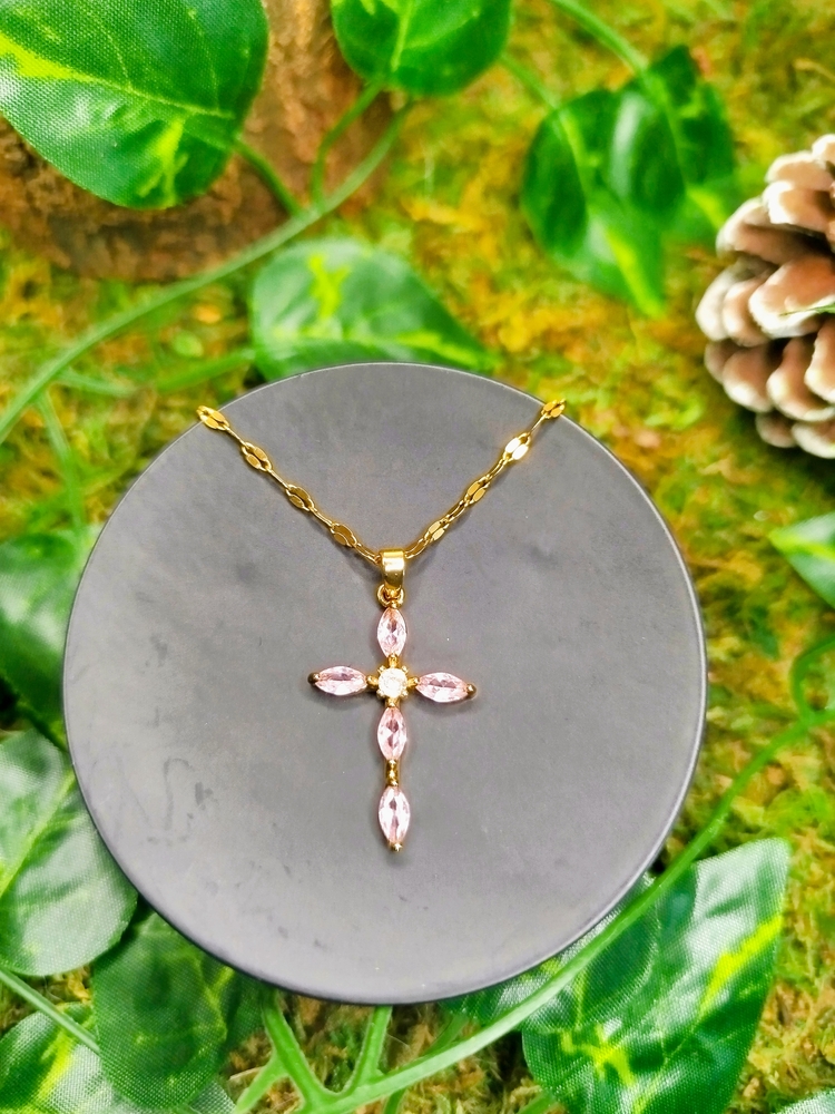 Collier de protection doré Croix & Cristaux Roses