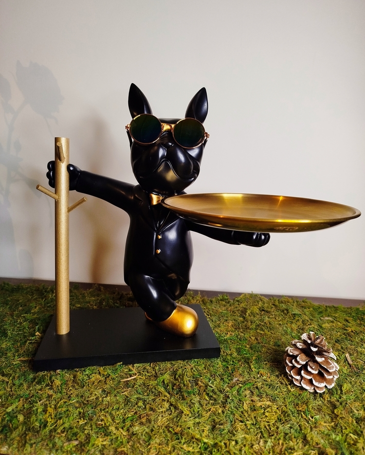 Plateau décoratif chien noir et doré avec lunettes – vide-poches design