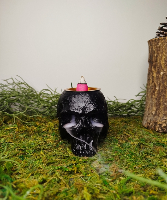 Support cône encens en résine noir décoration tête de mort