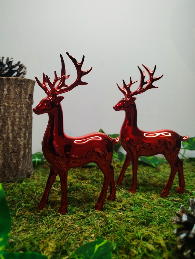 Cerfs décoratifs rouges pour décoration de Noël