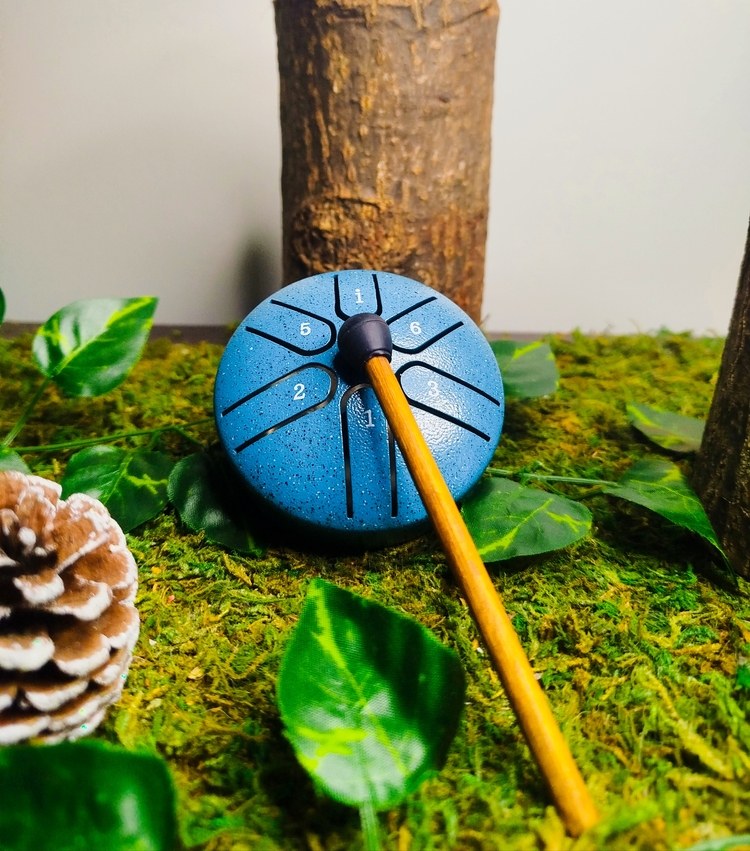 Tambour à langue, Tongue drum, en acier bleu pour méditation et relaxation