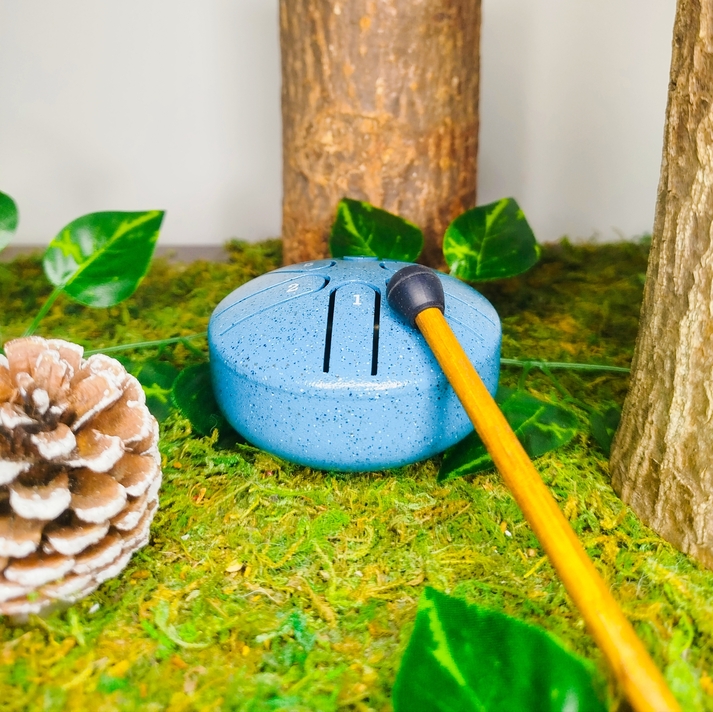 Tambour à langue, Tongue drum, en acier bleu pour méditation et relaxation