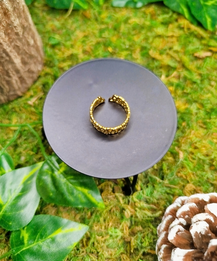 Bague dorée réglable avec des nœuds celtiques