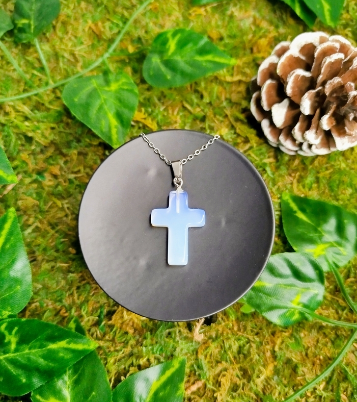 Collier protection pendentif style opale croix