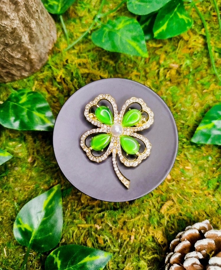 broche trèfle 4 feuilles