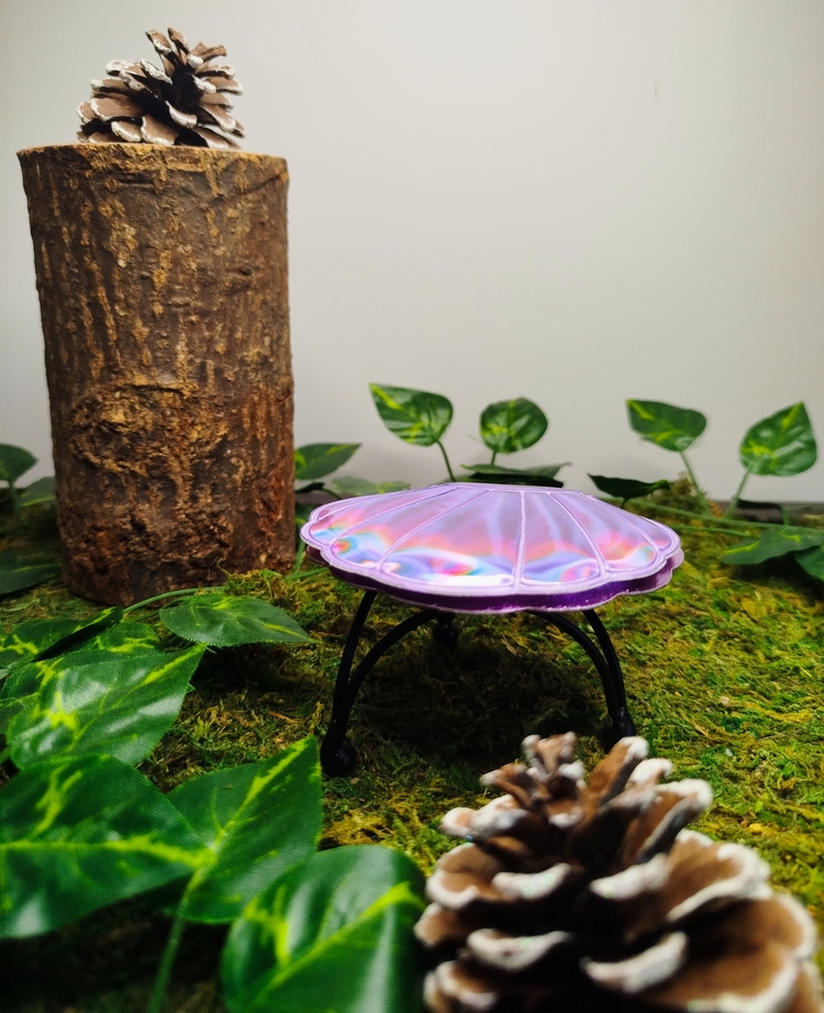 miroir de poche couleur violet nacré en forme de coquillage