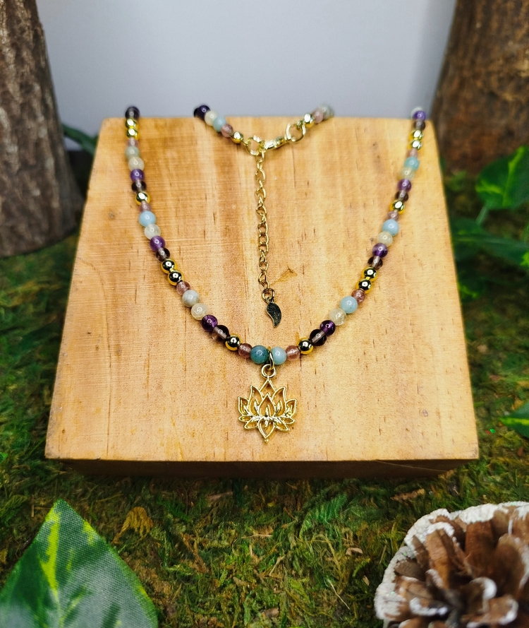 Collier réglable lotus, quartz fraise, amazonite, citrine, améthyste, obsidienne fumée & hématite